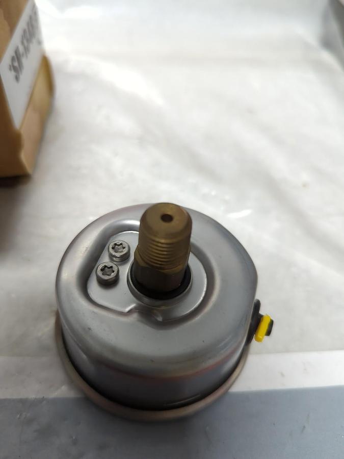WIKA,4270828-0010,GAUGE 2-1/2 IN FACE 1/4 IN NPT BACK CONNECTION 15PSI NOS