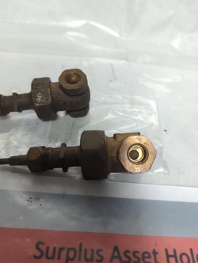 Used CRANE,150S,GATE VALVE 1/4 INCH MISSING HANDLES LOT OF 2 PRE-OWNED
