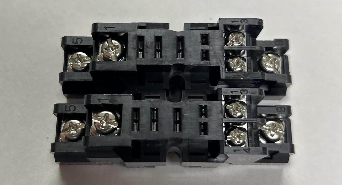 IDEC,SH1B-05,RELAY SOCKET LOT OF 2 NOS