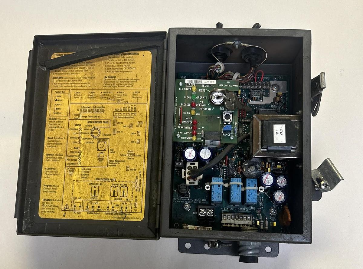 Used SCIENTIFIC TECHNOLOGIES,MS43B2,LIGHT CURTAIN CONTROLLER