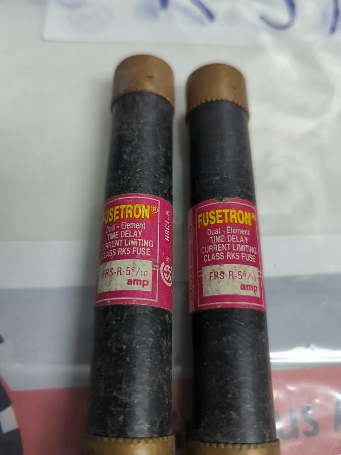 Used COOPER BUSSMANN,FRS-R-5-6/10,FUSETRON 5-6/10 AMP FUSE LOT OF 2 PRE-OWNED