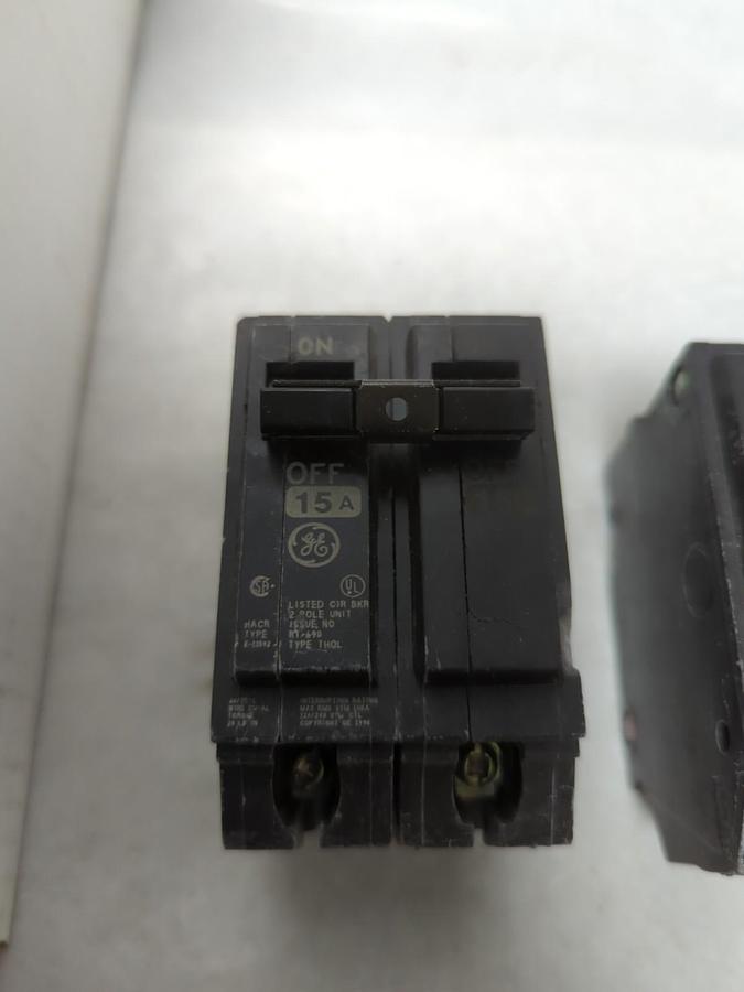 Used GENERAL ELECTRIC,THQL2115,CIRCUIT BREAKER 15 AMP 2-POLE LOT OF 2 PRE-OWNED
