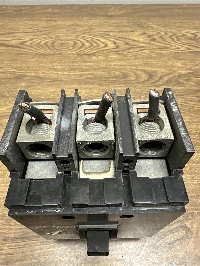 Used Square D,Q2L3100,100Amp 3 Pole 240V Circuit Breaker