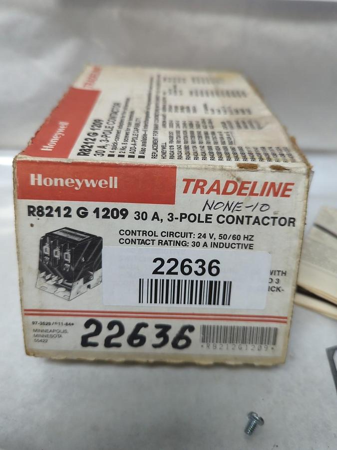 HONEYWELL TRADELINE,R8212G1209,CONTACTOR 3-POLE 30 AMP NOS