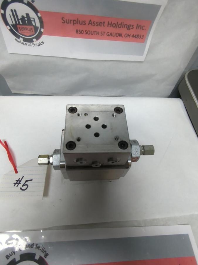 Used SUN HYDRAULICS,CBY,MANIFOLD OJ59-A2+ WITH RPG-TAN CARTRIDGE VALVES PRE-OWNED