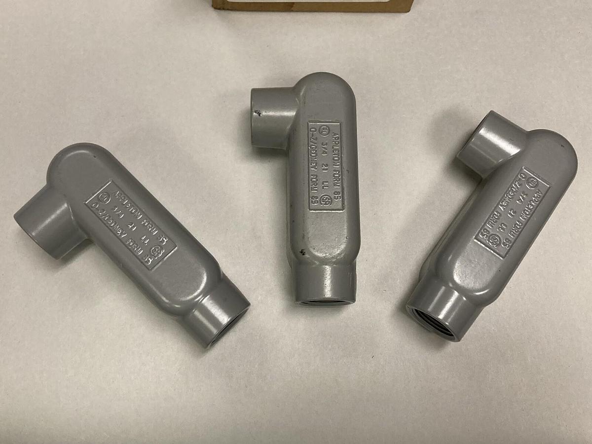Appleton,LL75-A,3/4 Inch Aluminum Type LL Conduit Outlet Body LOT OF 3