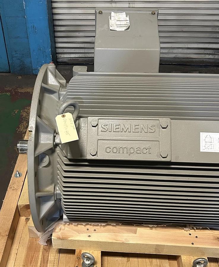 SIEMENS,1LA8317-2AC91-Z,MOTOR 315KW 400V 2979RPM 3PH NOS