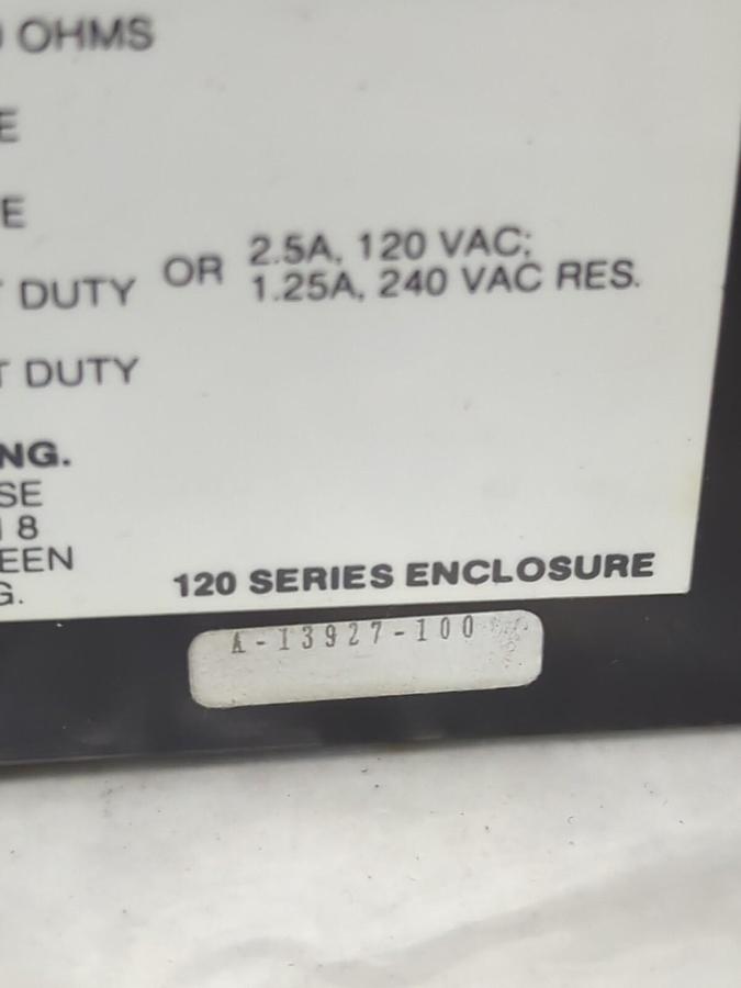 Used BARBER COLMAN,A-13927-100,TEMPERATURE CONTROLLER 0-30° F X 100 ER 120 ENCLOSURE