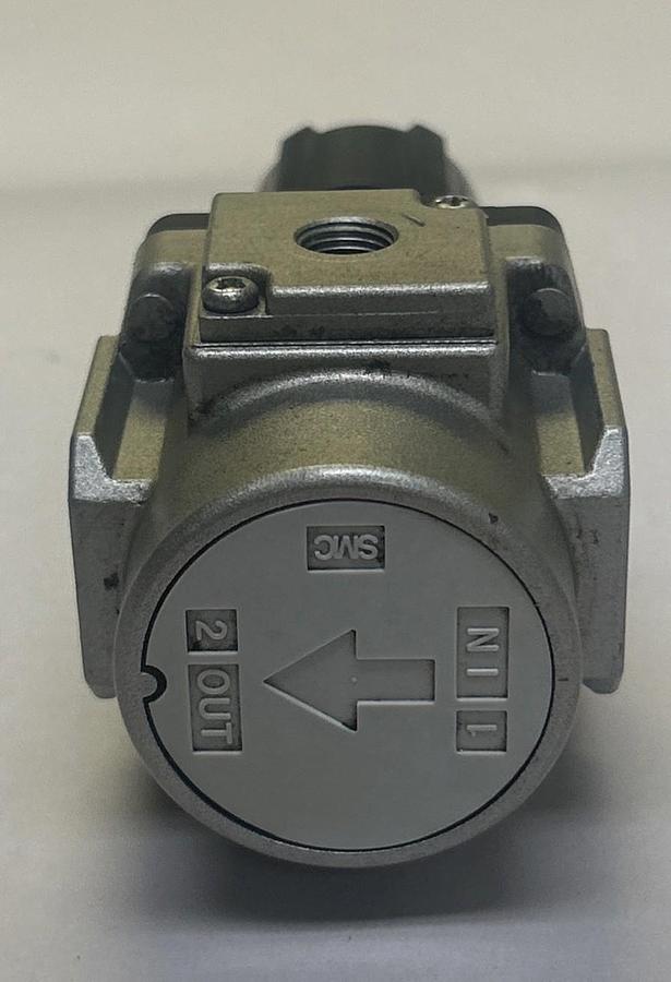 Used SMC,AR30-03G,PRESSURE REGULATOR