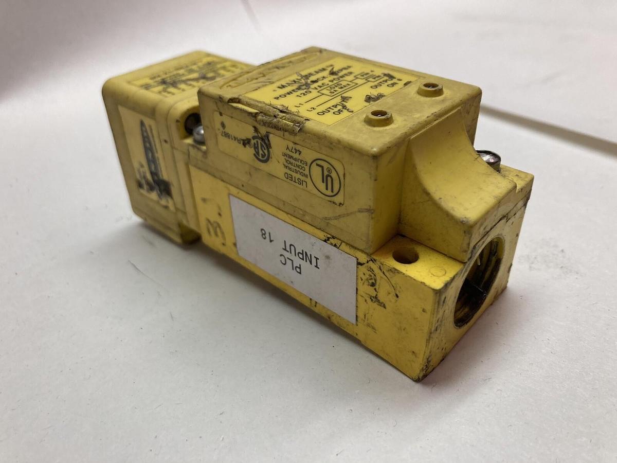 Used Banner,R2PBA,Maxi-Beam Photoelectric Sensor Power Block