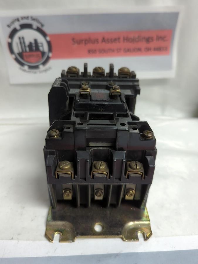 Used ALLEN BRADLEY,500F-A0D930,SERIES B MOTOR STARTER WITH 595-A AUX CONTACT