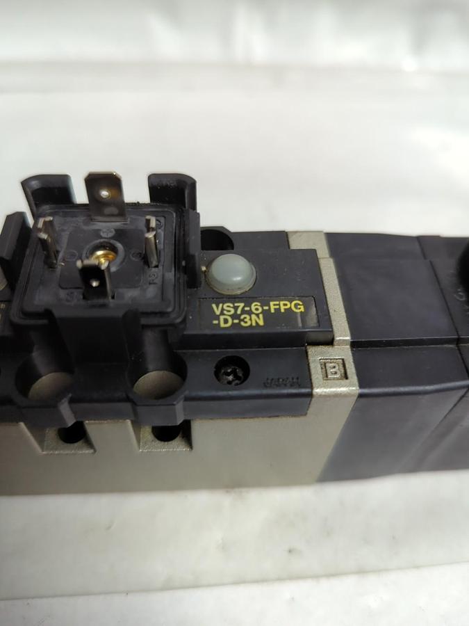 Used SMC,VS7-6-FPG-D-3N,SOLENOID VALVE DC24V PRE-OWNED