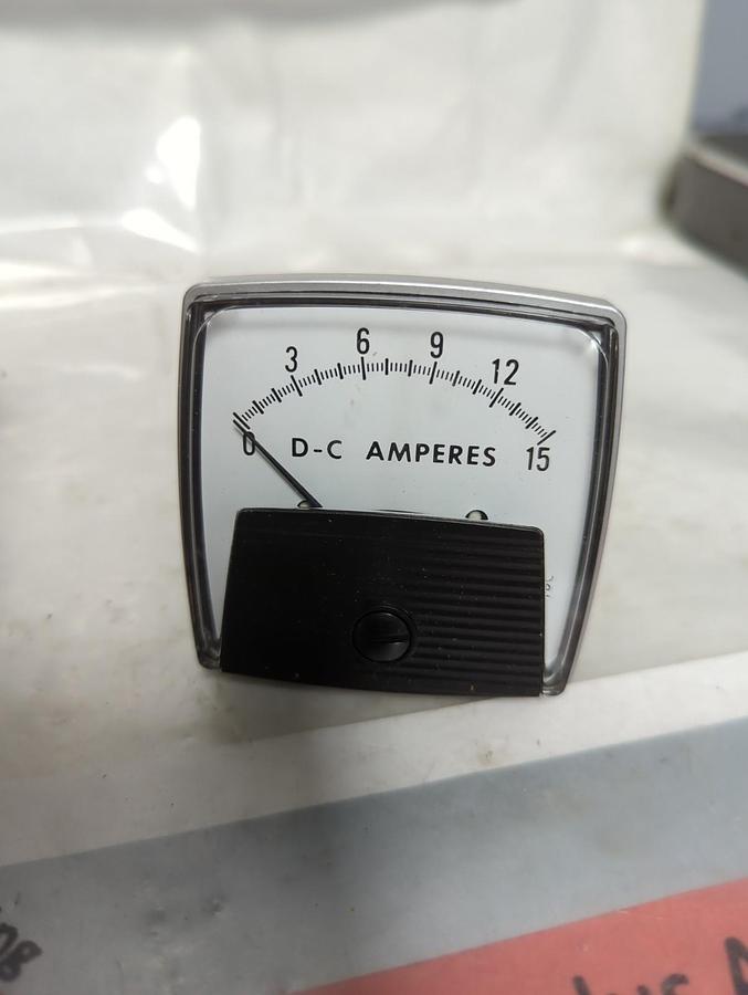 GE/YOKOGAWA,250-2,PANEL METER 0-15DC NOS