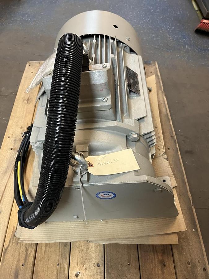Used ATLAS COPCO,ITT0G9BCAYF11D002,COMPRESSOR MOTOR 200V 200L 45KW 3550RPM