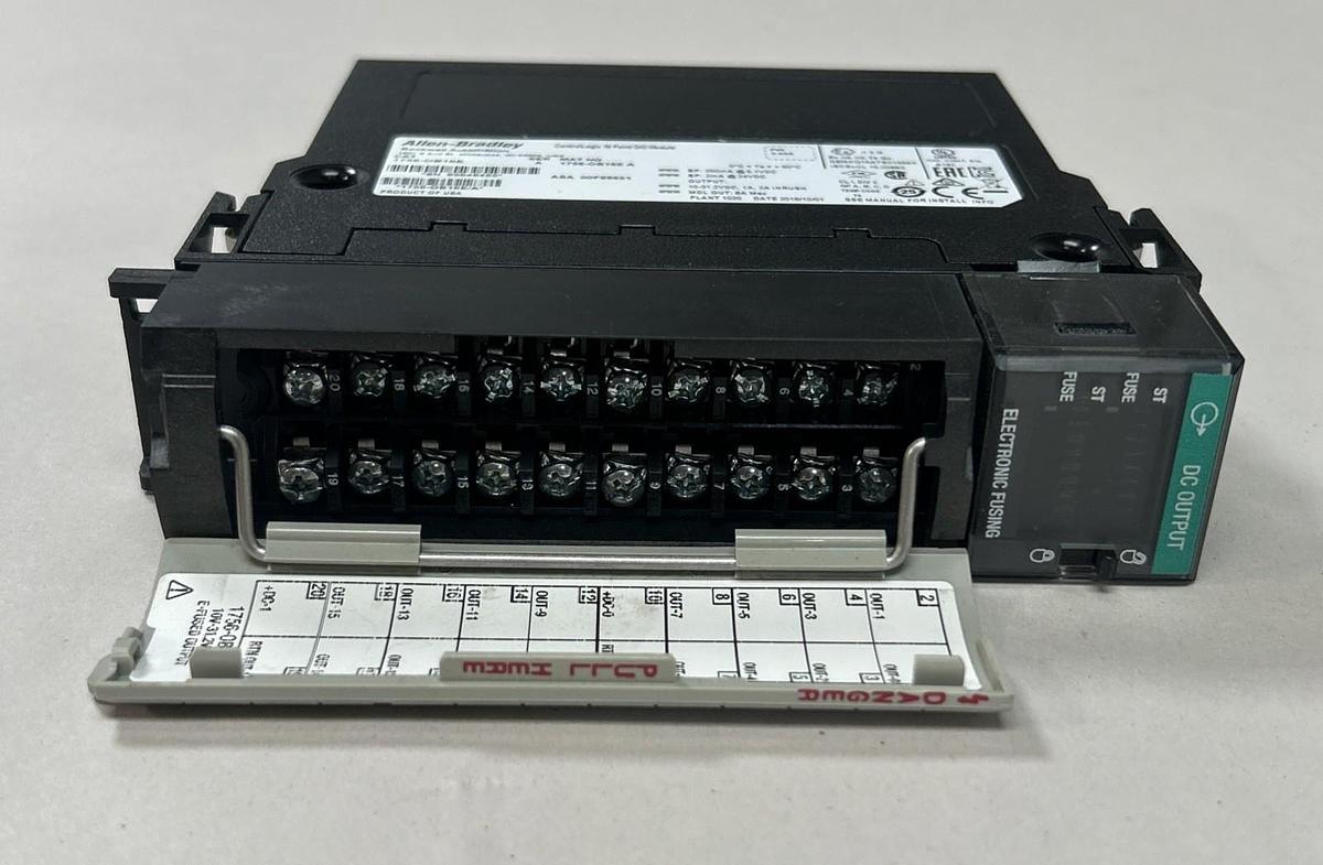 Used ALLEN BRADLEY,1756-OB16E,SER A CONTROLLOGIX 16 POINT DC OUTPUT MODULE