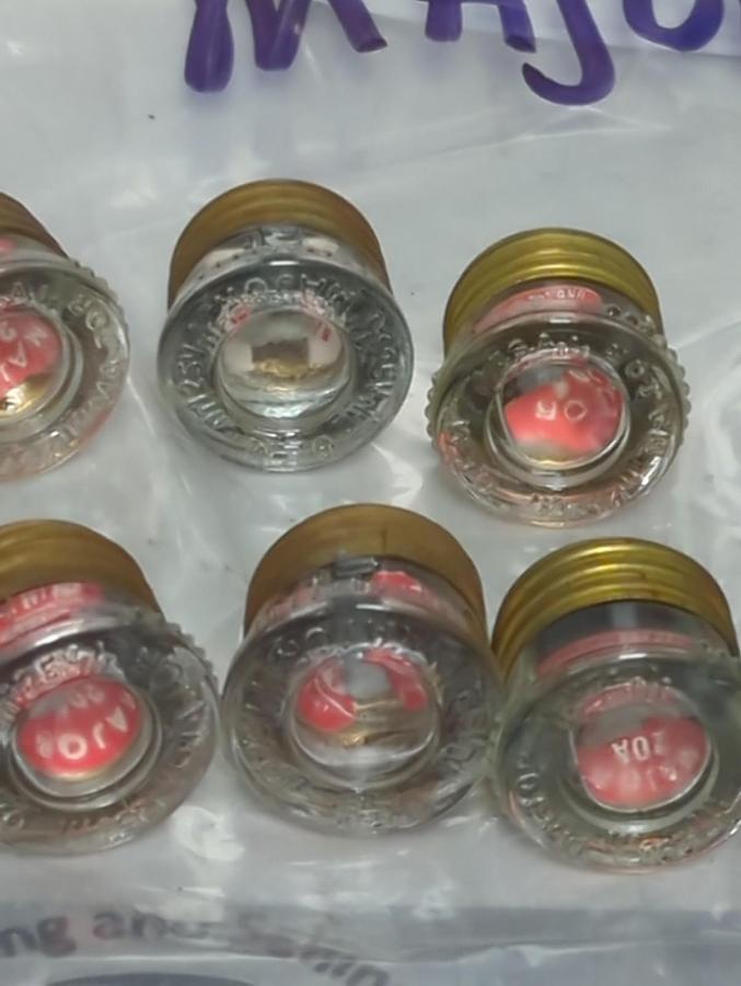 Used MAJOR,20 AMP,SCREW IN FUSE 20 AMP LOT OF 10 PRE-OWNED
