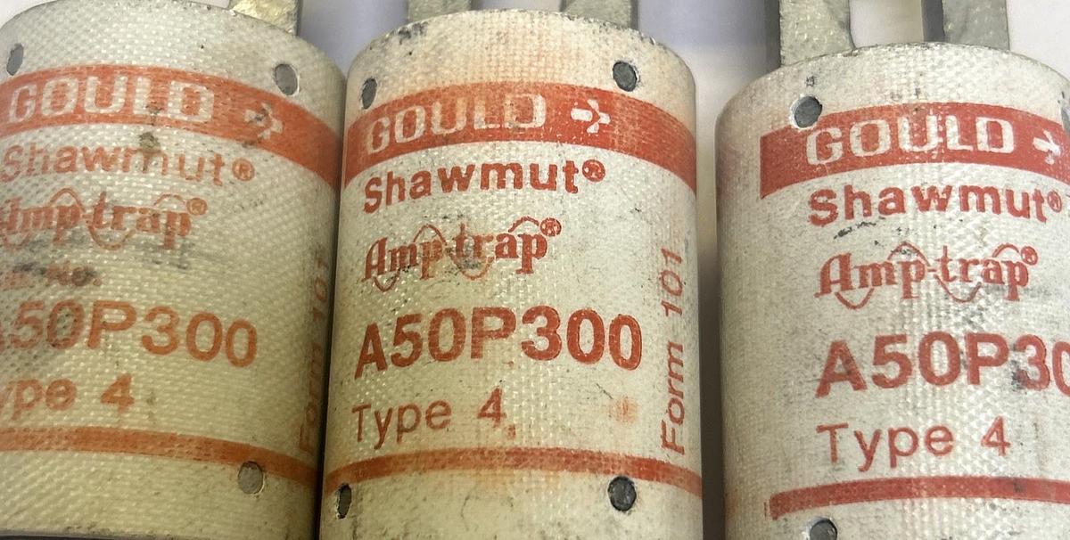 Used GOULD SHAWMUT,A50P300,FUSE 300A 500V LOT OF 5