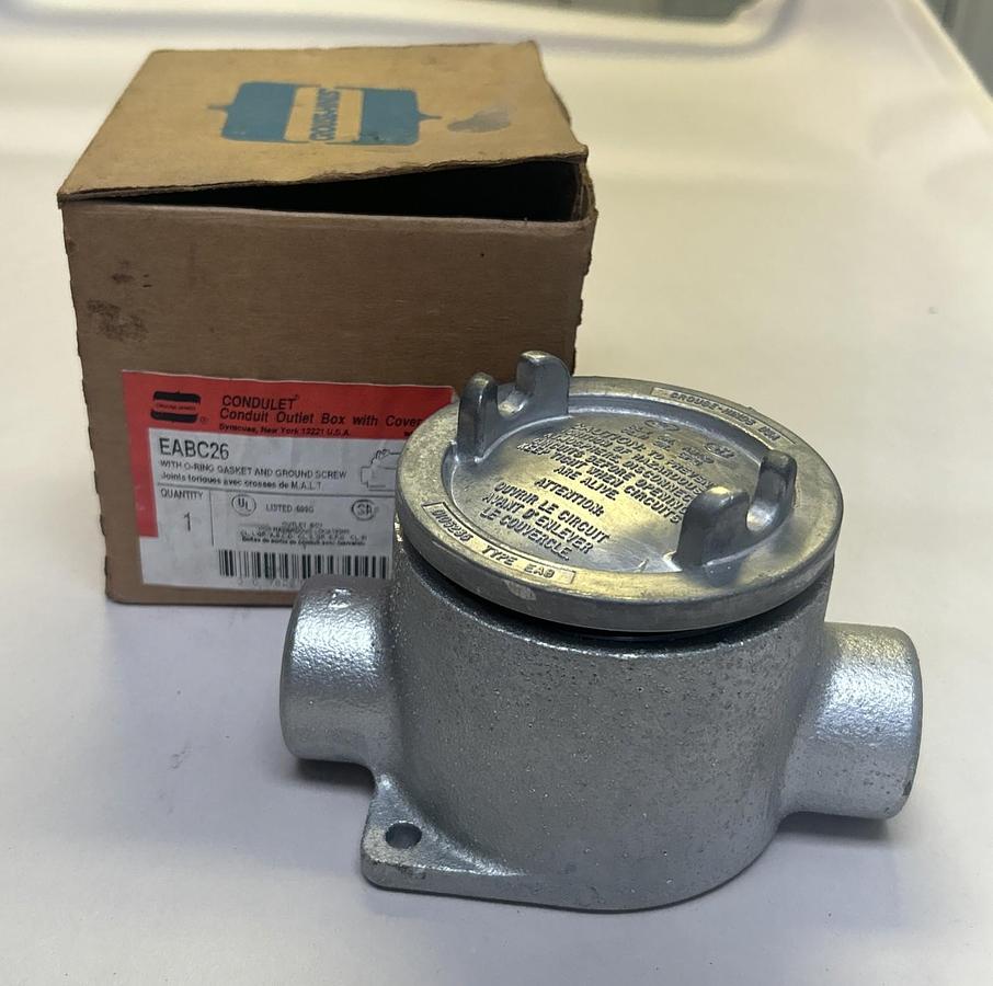 CROUSE HINDS,EABC26,CONDUIT OUTLET BOX W/ COVER NOS