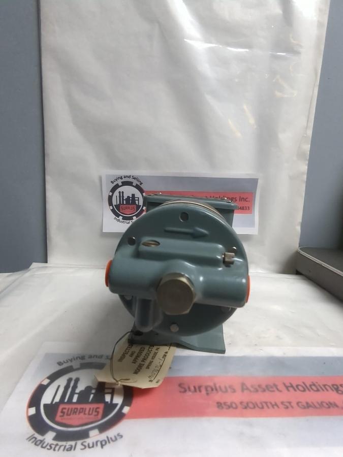 MOORE,173S,PNEUMATIC PRESSURE TRANSMITTER B/M M107676-1 NOS