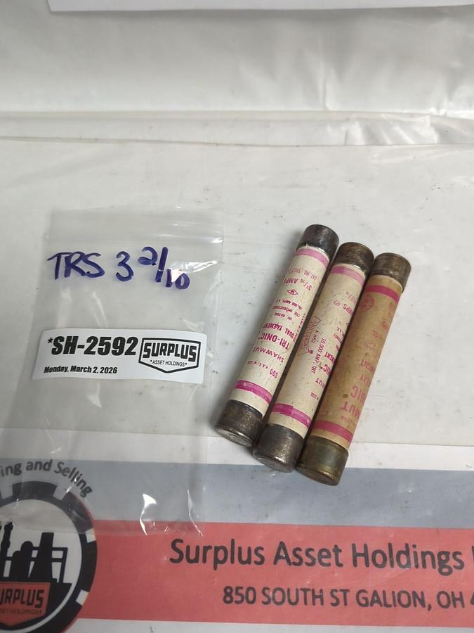 Used GOULD SHAWMUT,TRS3-2/10,TRI-ONIC 3-2/10 AMP FUSE LOT OF 3 PRE-OWNED
