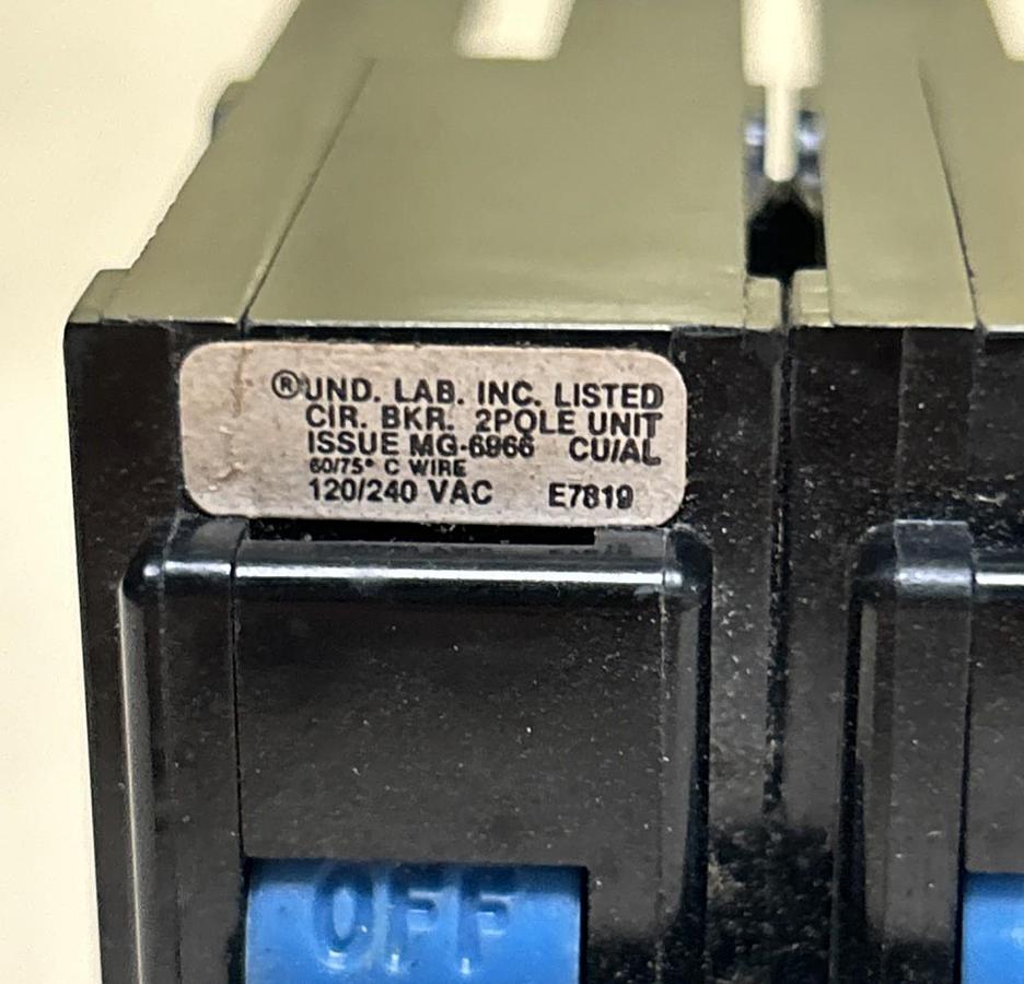 Used GENERAL SWITCH,GA215,CIRCUIT BREAKER 15A 120/240V 2P LOT OF 4