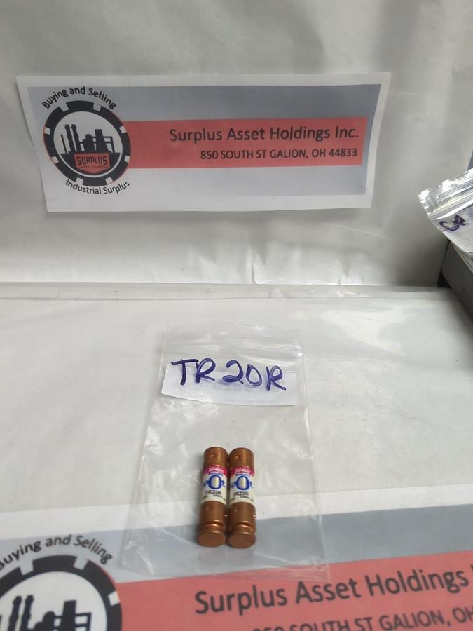 Used FERRAZ SHAWMUT,TR20R,SMART-SPOT 20 AMP FUSE LOT OF 2 PRE-OWNED