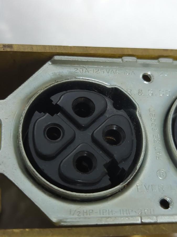 RUSSELL & STOLL,9054,4-WIRE BRONZE RECEPTACLE10-20A 125VAC 125VDC 250V NOS