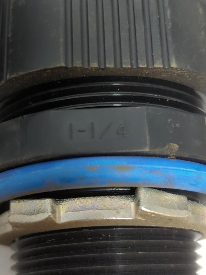 THOMAS & BETTS,1-1/4 INCH,STRAIGHT CONDUIT CONNECTOR LOT OF 6 MISSING BOX