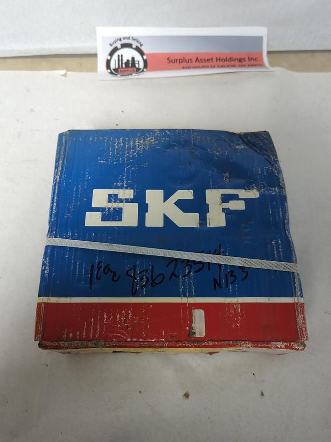 SKF,22322E,SPHERICAL ROLLER BEARING 110MM BORE NOS