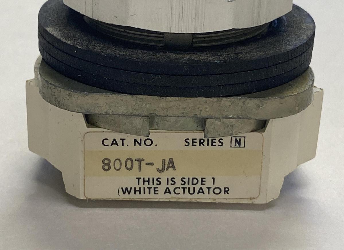 ALLEN BRADLEY,800T-JA,SER N SELECTOR SWITCH NOS