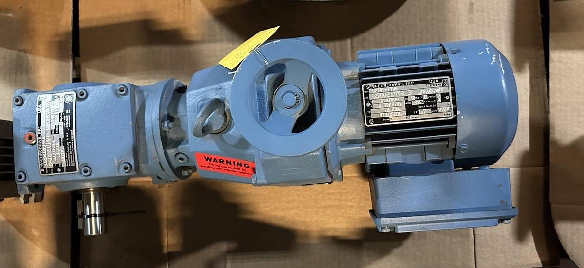 Used SEW-Eurodrive,S42014DT71D4,Gearmotor Ratio 29.70 Torque 270 Lb-In 1/2Hp Out 76 R