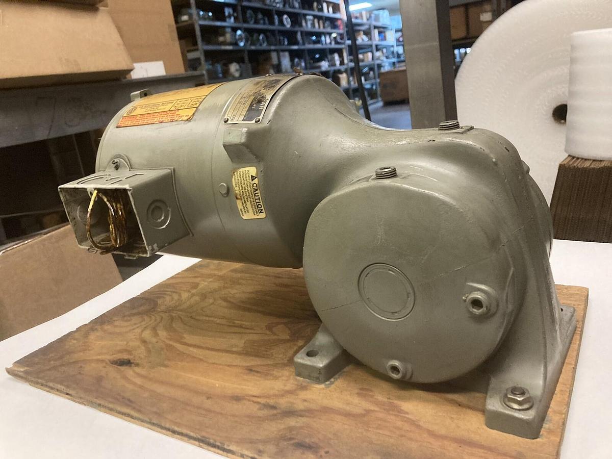 US Motors,UTP-GWP,0.75 HP 1750 RPM Syncrogear with E180 0.5 HP Motor