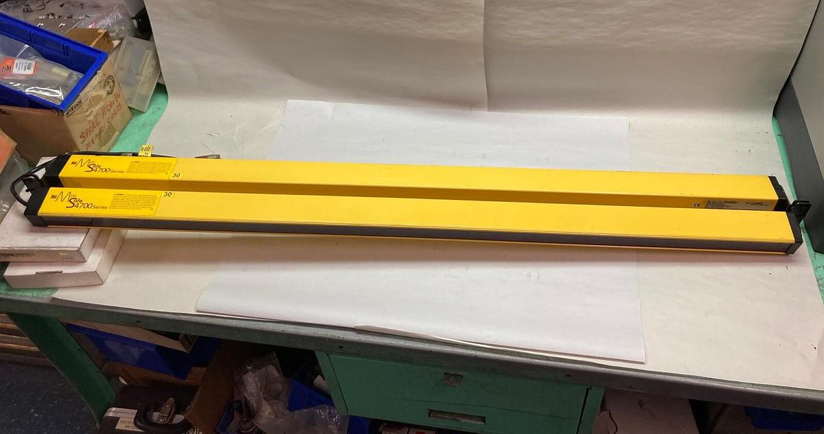 Used STI,MS47-30-1050-R Reciever/MS47SR-30-1050-X Transmitter,Safety Light Curtain
