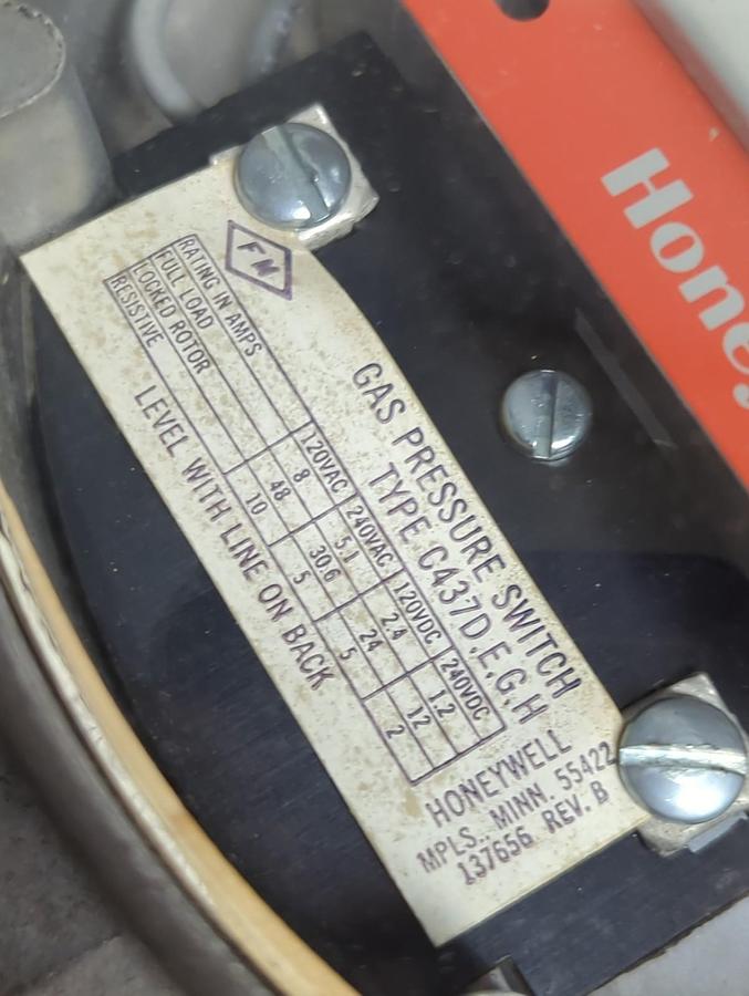 Used HONEYWELL,C437DE-G-H,GAS PRESSURE SWITCH REV B PRE-OWNED