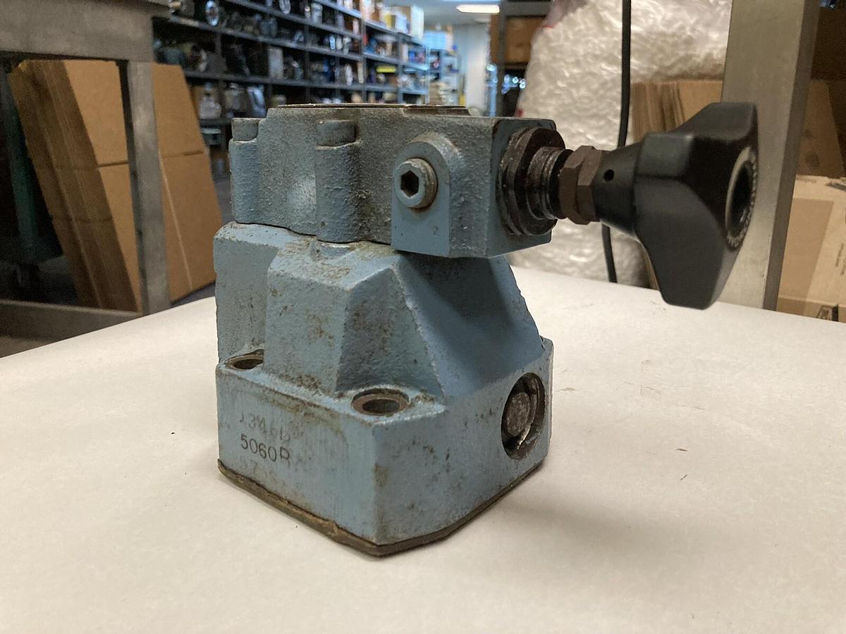Used Rexroth,DR20-1-31/315YV/5,Hydraulic Relief Valve