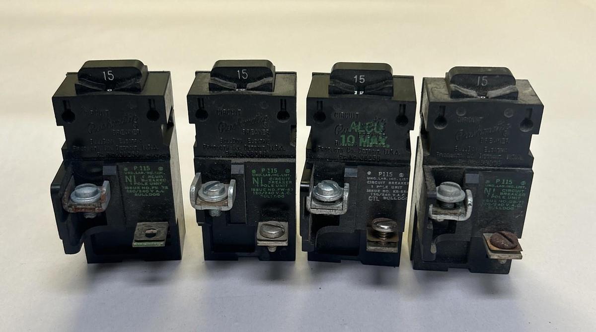 Used BULLDOG ELECTRIC,P115,PUSHMATIC CIRCUIT BREAKER 15A 120/240V 1P LOT OF 4