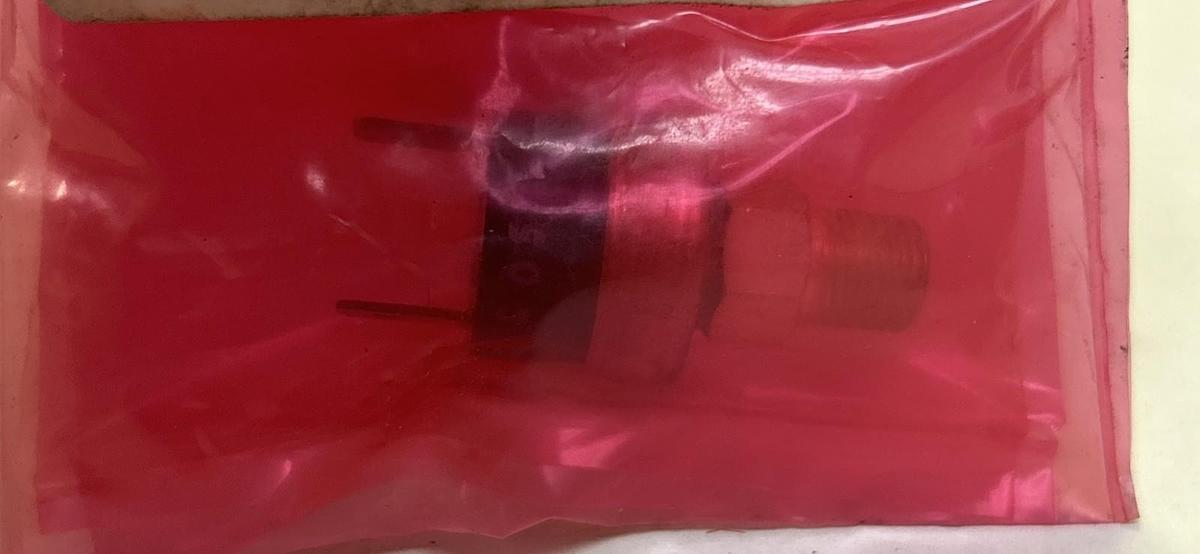 Used MAZAK,G23DG002050,PRESSURE SENSOR NEW