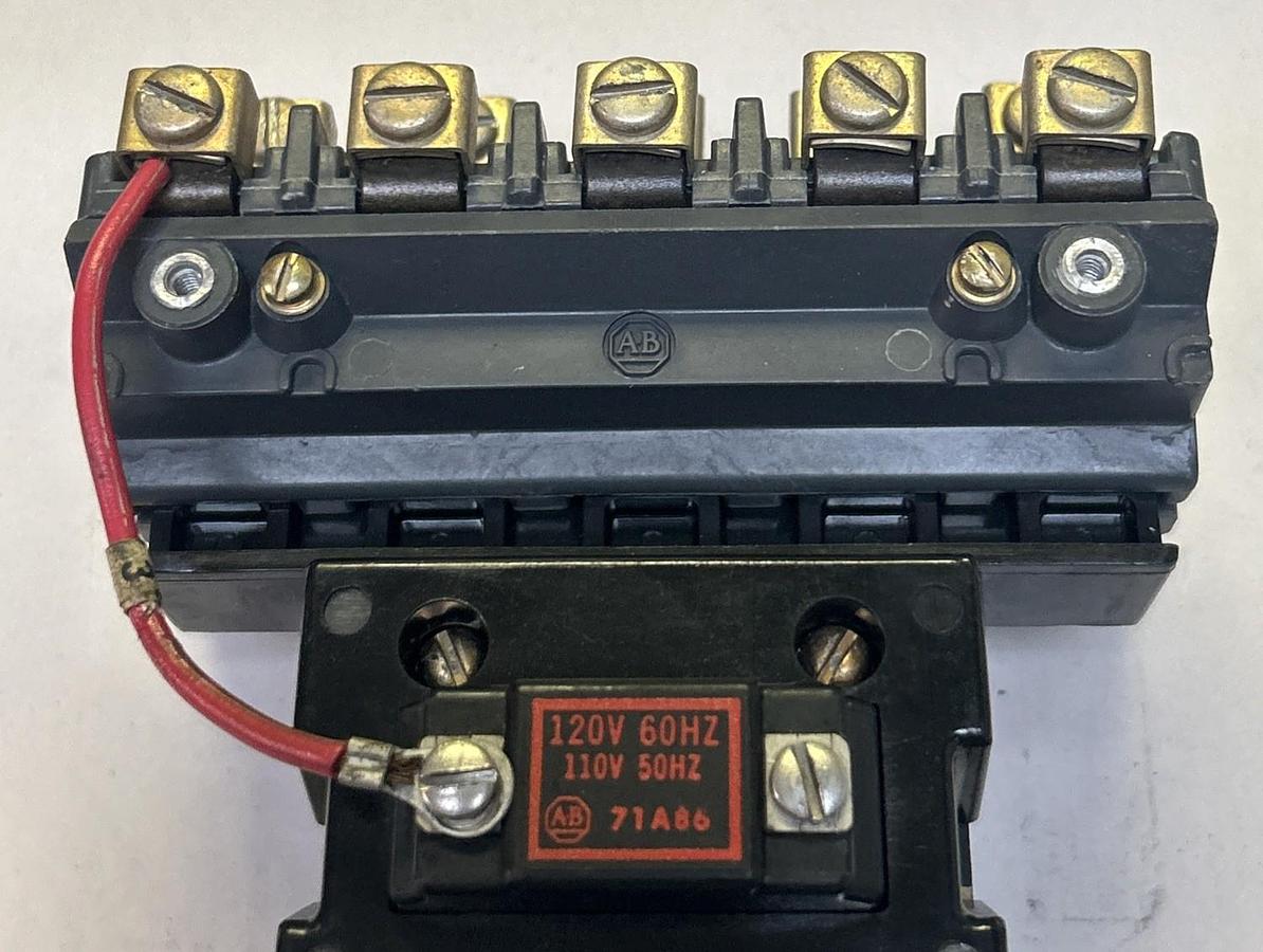 Used ALLEN BRADLEY,702-B0D94,SIZE 1 CONTACTOR 27A 600V