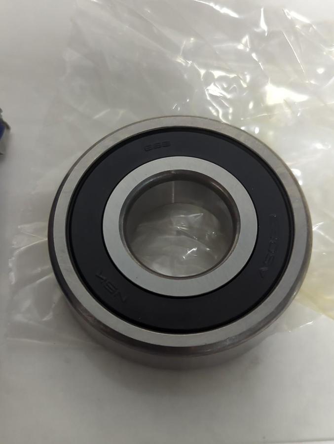 NSK,6305VVC3,DEEP GROOVE BALL BEARING 25X62X17MM NOS