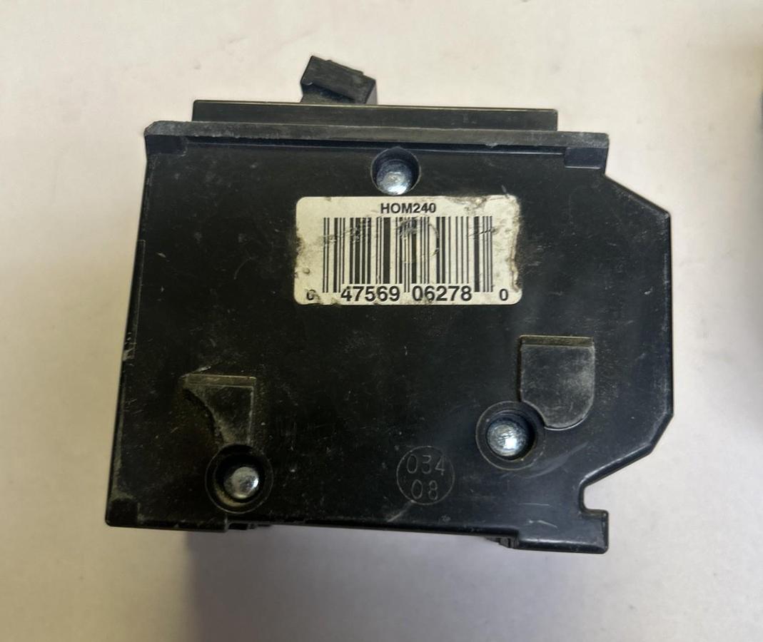 Used SQUARE D,HOM240,CIRCUIT BREAKER 40A 120/240V 2P LOT OF 4