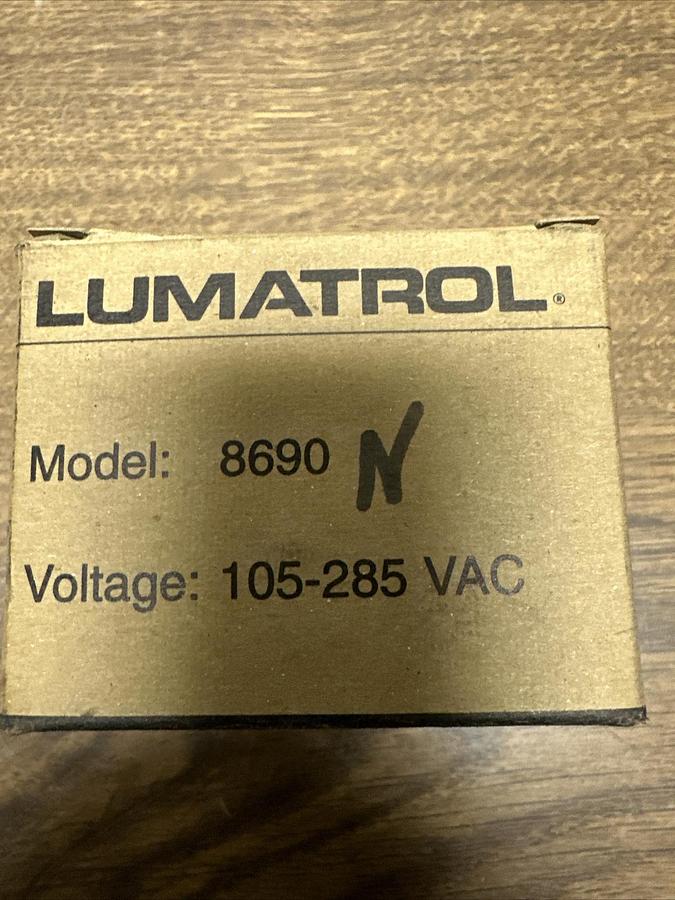 Used Lumatrol,8690N,Outdoor Lighting Controller
