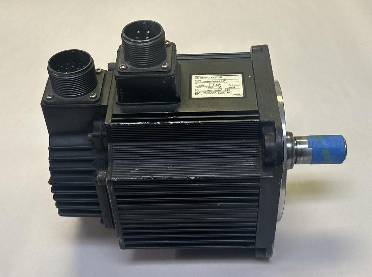 Used YASKAWA ELECTRIC,SGMG-09A2AB,SERVO MOTOR 1500RPM