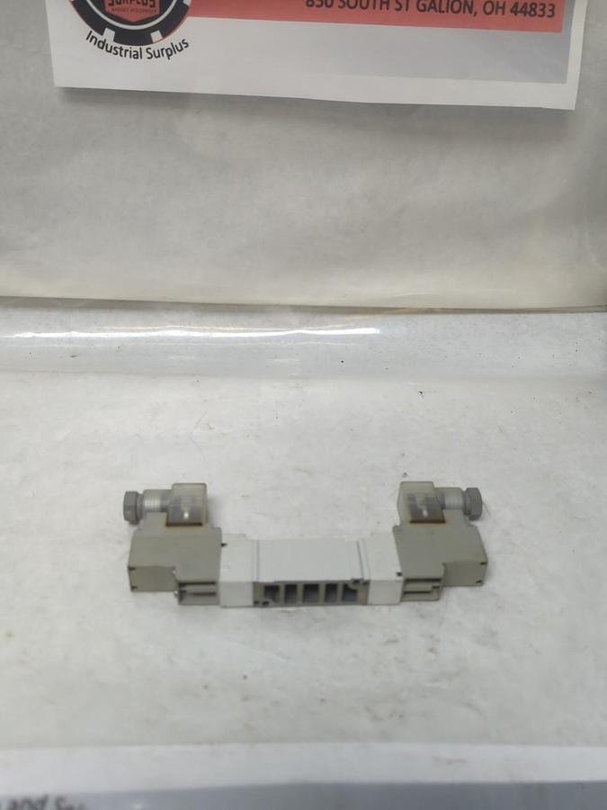 Used SMC,SY524-5DZ,SOLENOID VALVE 0.1-0.7 MPa PRE-OWNED