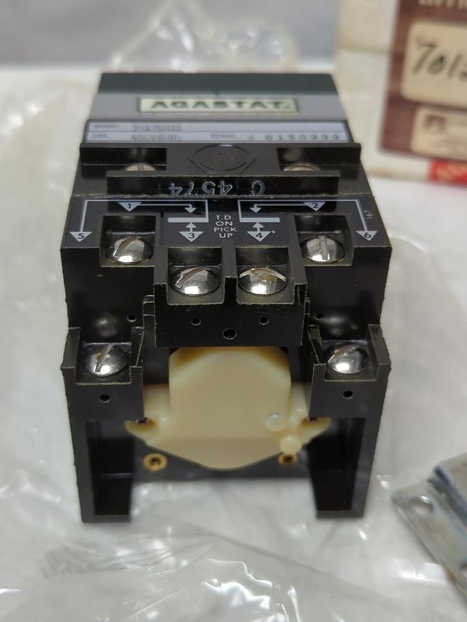 AGASTAT,7012 CHI1,TIMING RELAY 480V 60HZ 3-30 MIN NOS