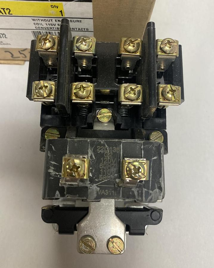 General Electric,CR2810A11AT2,Machine Tool Relay 10A 600V NOS