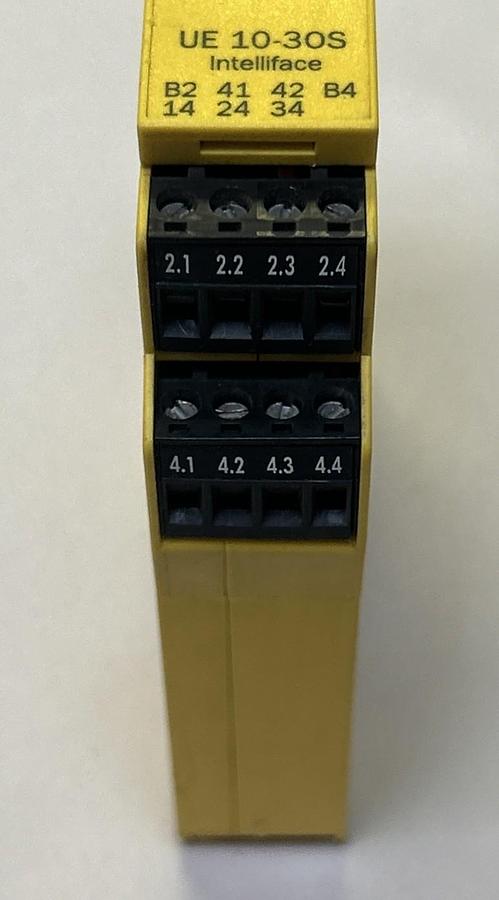 Used SICK,UE10-3OS3D0,SAFETY RELAY