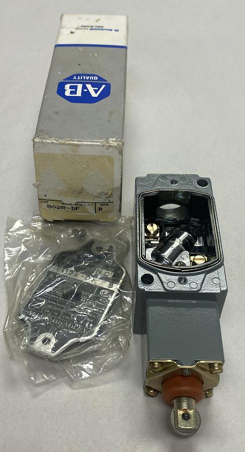 Used ALLEN BRADLEY,802R-DF,SER B LIMIT SWITCH NEW