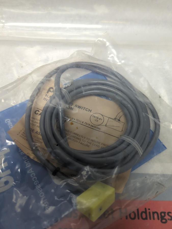 PHD,7518-01-12,HALL SWITCH DUAL OUTPUT SINK & SOURCE NOS