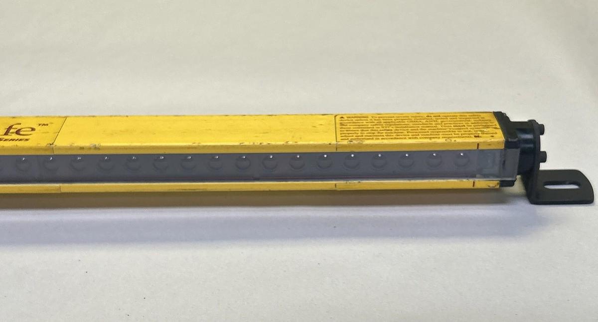 Used STI,MC4212XE,LIGHT CURTAIN TRANSMITTER 14 INCH