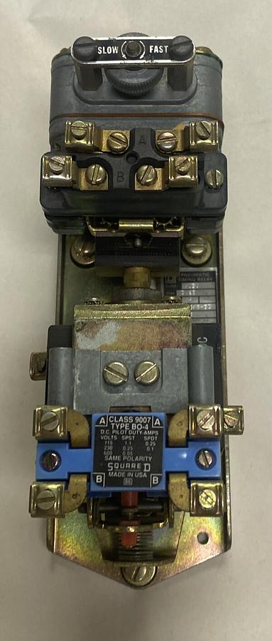 Used SQUARE D,9050CO2E,TIMER RELAY NOS